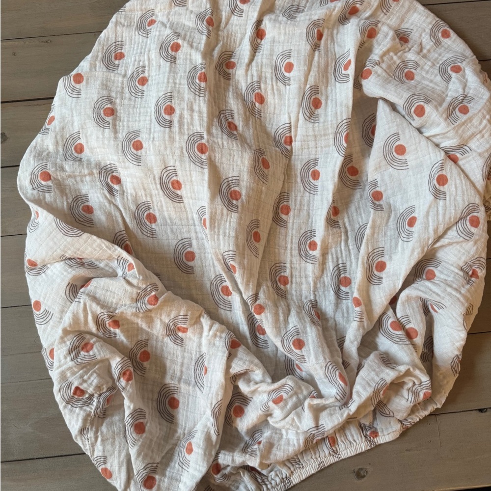 Patterned Crib Sheet- never used